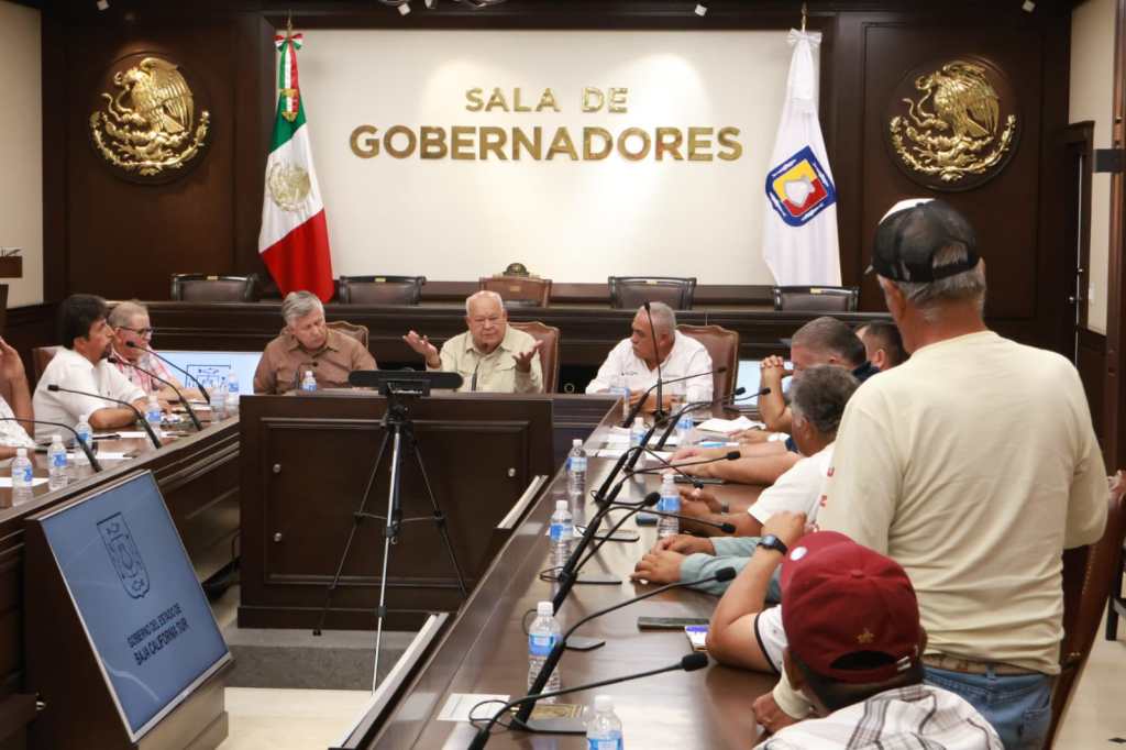 SOSTIENE GOBERNADOR DE BCS, REUNIÓN DE TRABAJO CON PESCADORES DE LA ZONA DEL GOLFO DE ULLOA