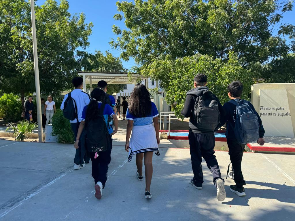 REGRESAN A CLASES MÁS DE 500 ESCUELAS DE EDUCACIÓN BÁSICA EN #BCS, TRAS ACUERDO CON #MAESTROS