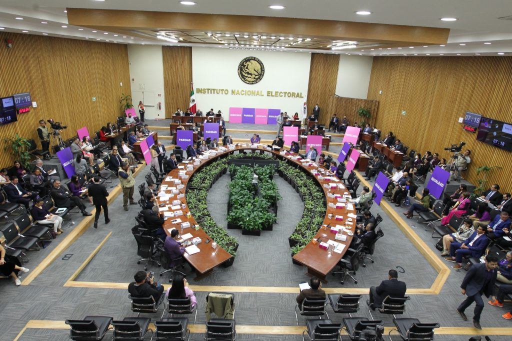 Tarjeta informativa sobre la sesión de trabajo con el Consejo General del #INE con motivo del Proceso Electoral Federal 2023-2024