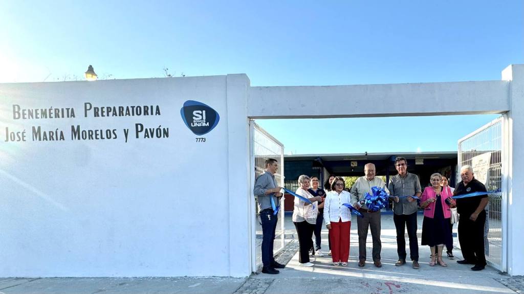 ENTREGA GOBIERNO DE BCS, BECAS A MÁS DE 200 ESTUDIANTES DE LA PREPARATORIA “JOSÉ MARÍA&nbsp;MORELOS”