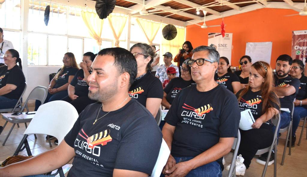 HABITANTES DE TODOS SANTOS SE CAPACITAN PARA LA EMPLEABILIDAD