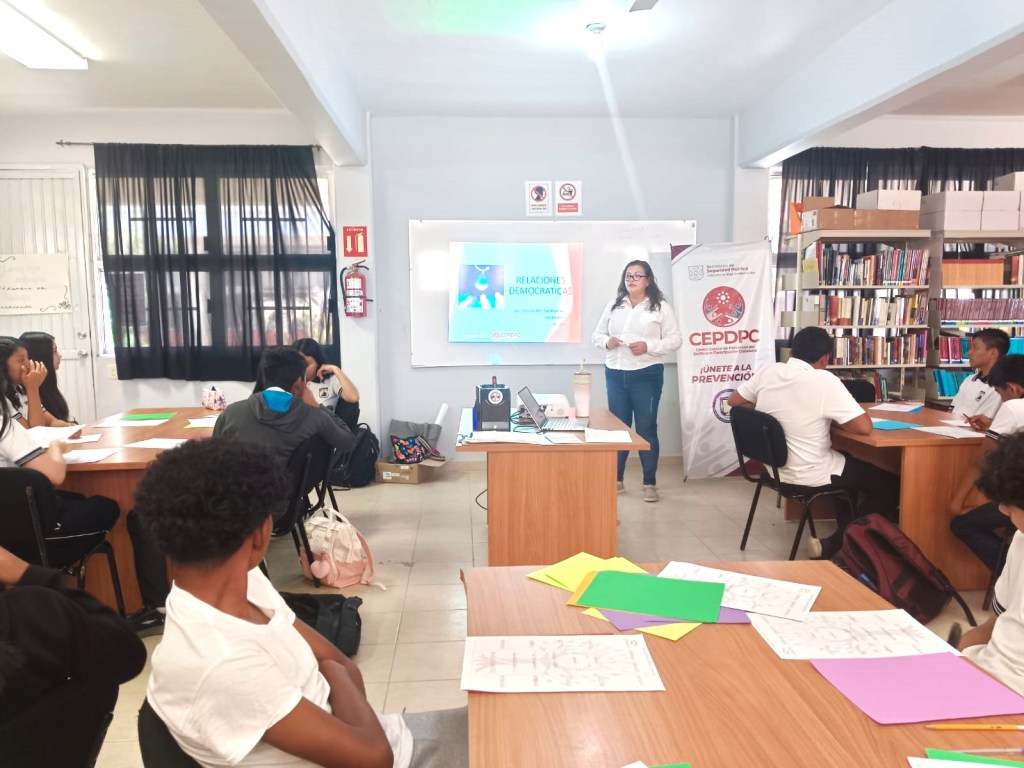 IMPARTEN PLÁTICAS PREVENTIVAS A ESTUDIANTES DE SECUNDARIA DE LOS&nbsp;CABOS