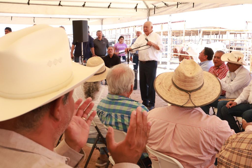 ENTREGA VMCC MÁS DE 4 MDP EN SEMENTALES A PRODUCTORES DE&nbsp;BCS