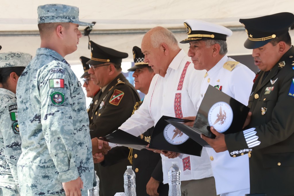 RECONOCE GOBERNADOR DE #BCS VMCC ALTO COMPROMISO DE LA GUARDIA NACIONAL EN SU 5TO. ANIVERSARIO