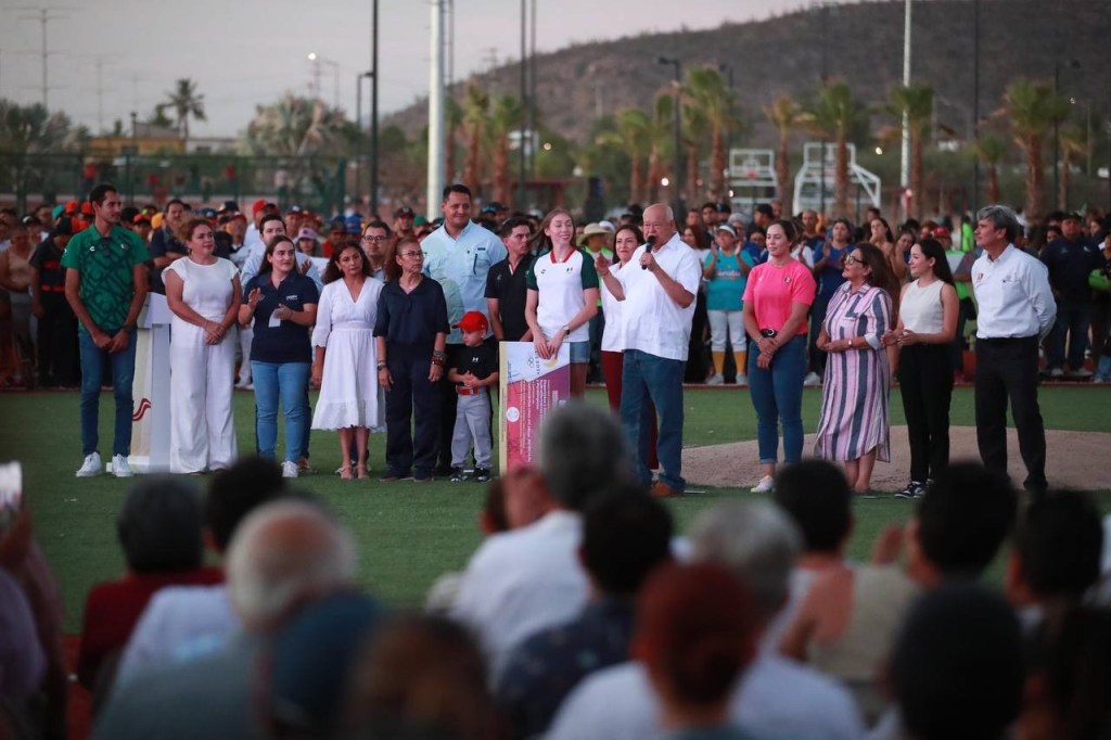 ASISTE&nbsp;GOBERNADOR DE BCS&nbsp;A LA INAUGURACIÓN&nbsp;DEL CENTRO DEPORTIVO MUNICIPAL “EL PIOJILLO”&nbsp;EN LA&nbsp;PAZ