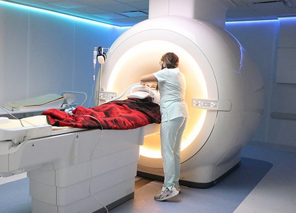 GOBIERNO ESTATAL EQUIPÓ CON RESONADOR MAGNÉTICO AL HOSPITAL SALVATIERRA