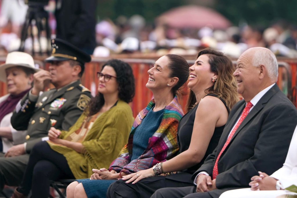 GOBERNADOR DE BAJA CALIFORNIA SUR ASISTE AL SEXTO INFORME DE GOBIERNO DEL PRESIDENTE ANDRÉS MANUEL LÓPEZ&nbsp;OBRADOR
