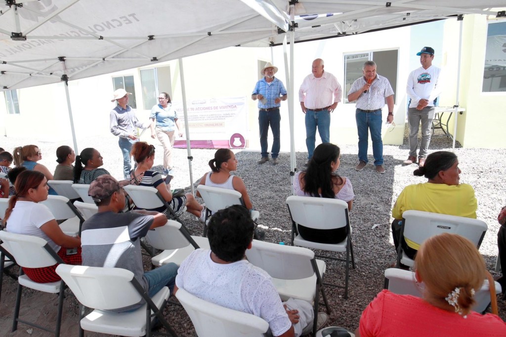 CUMPLE VÍCTOR MANUEL CASTRO COSÍO CON LA ENTREGA DE VIVIENDAS PARA SANTA ROSALÍA Y SAN JOSÉ DE MAGDALENA