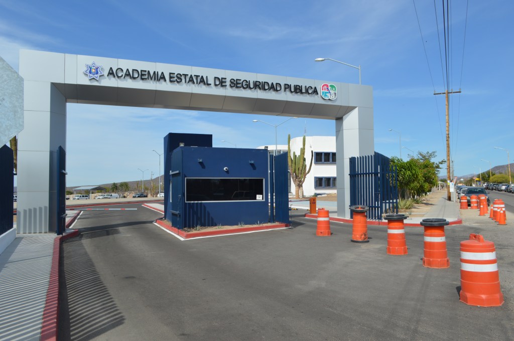 RECIBE ACADEMIA DE SEGURIDAD PÚBLICA, RENOVACIÓN DE CÉDULA DE REGISTRO ANTE EL SECRETARIADO EJECUTIVO