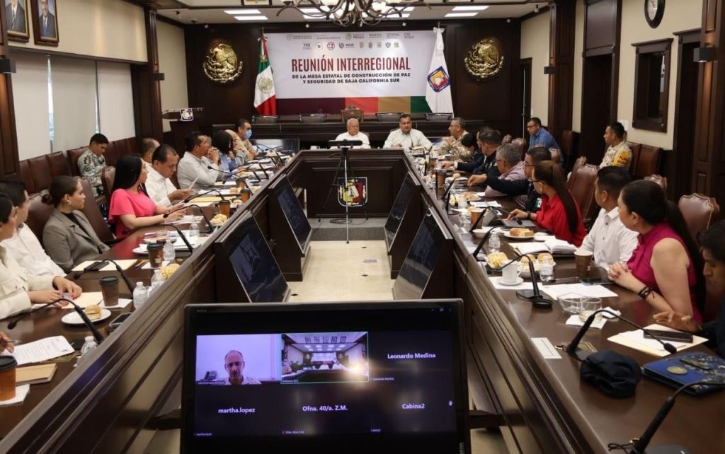 PRESIDE GOBERNADOR VMCC SESIÓN DE LA MESA INTERREGIONAL DE SEGURIDAD DE BCS