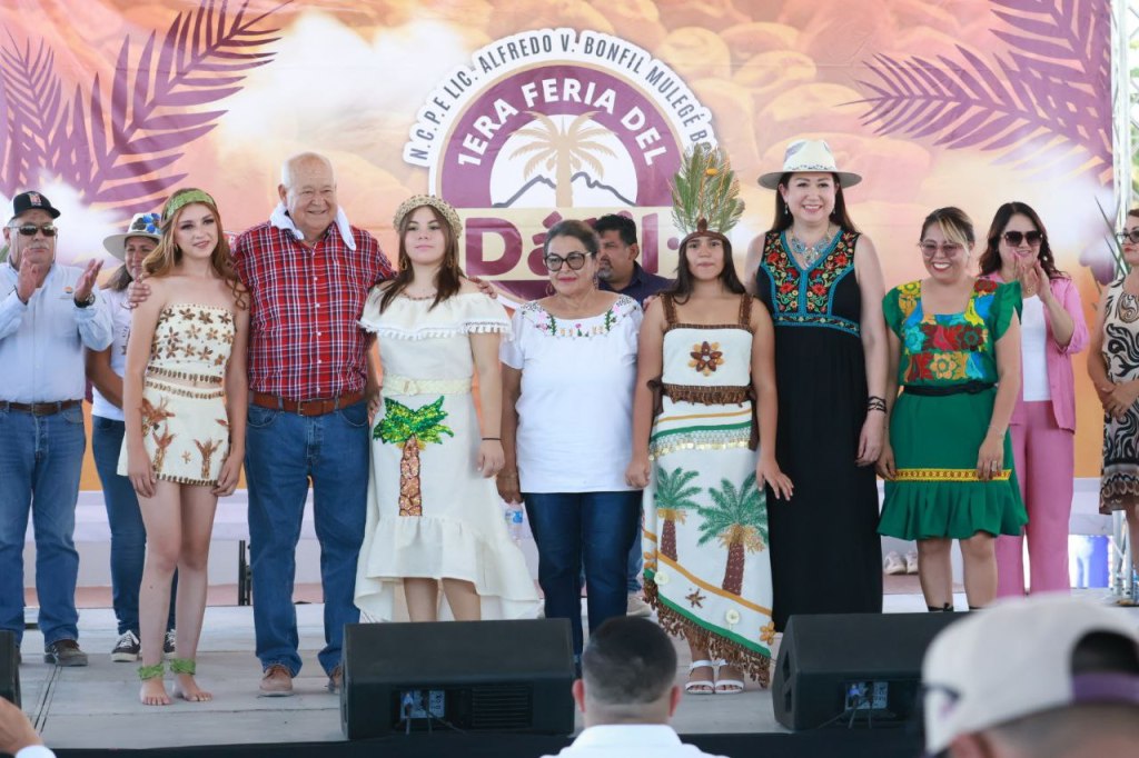 CELEBRA GOBERNADOR VÍCTOR CASTRO PRIMERA FERIA DEL DÁTIL