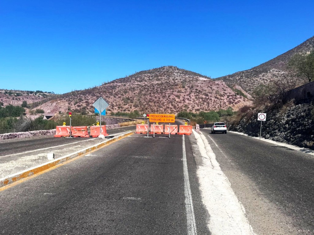 POR TRABAJOS DE RECONSTRUCCIÓN, CIERRAN TRÁNSITO VEHICULAR DEL ENTRONQUE DE COSTA BAJA -LIBRAMIENTO NORTE EN LA PAZ