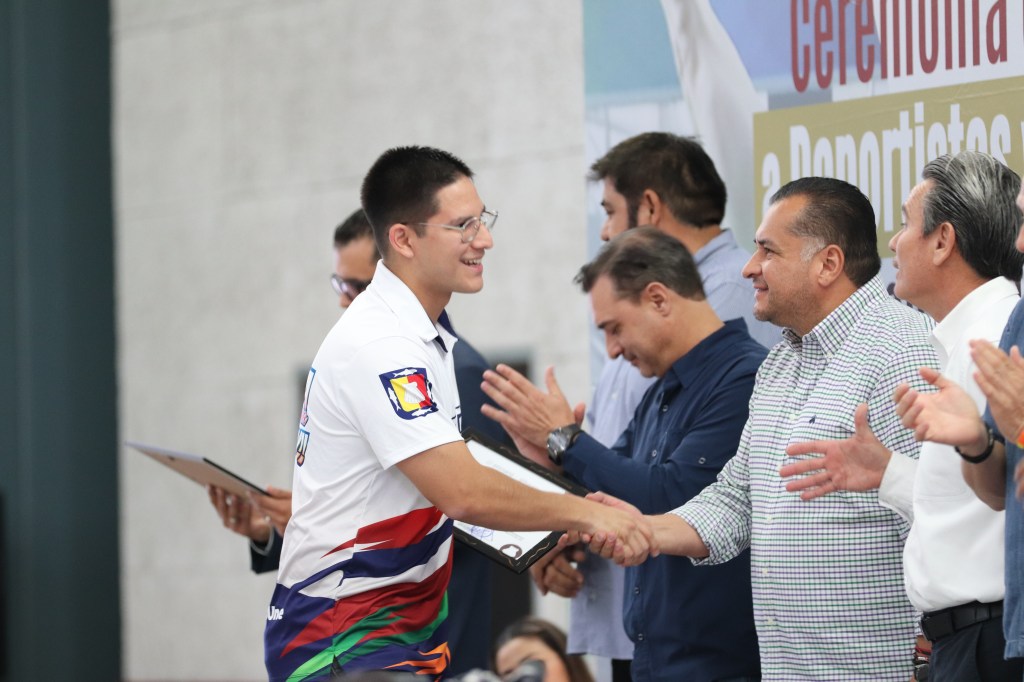 RECONOCE GOBIERNO DE BCS A MEDALLISTAS DE LOS NACIONALES Y PARANACIONALES CONADE&nbsp;2023