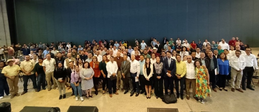 EN BCS LUCHAMOS POR CONSERVAR NUESTROS MARES: VÍCTOR CASTRO