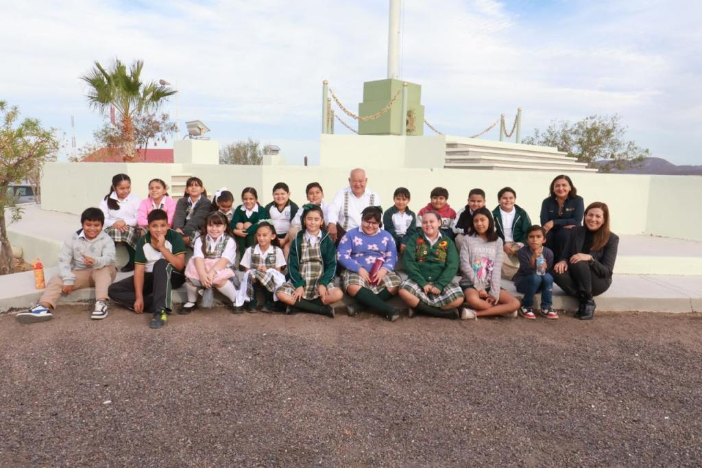 LA BANDERA, SÍMBOLO DE UNIDAD Y DE IDENTIDAD: VÍCTOR CASTRO