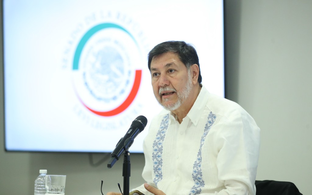 Presidente del Senado llama a Donald Trump a modificar decisión de expulsar a millones de migrantes