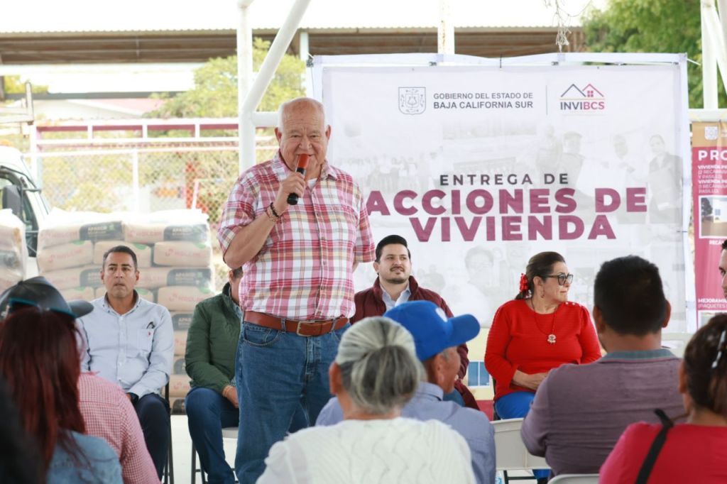 ENTREGA GOBERNADOR DE BCS MÁS DE 5 MDP EN ACCIONES DE VIVIENDA A FAMILIAS DE LA DELEGACIÓN DE EL CARRIZAL