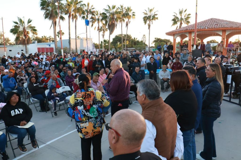 ENTREGA GOBERNADOR VÍCTOR CASTRO APOYOS PRODUCTIVOS Y VIVIENDAS POR MÁS DE 8 MDP EN COMONDÚ