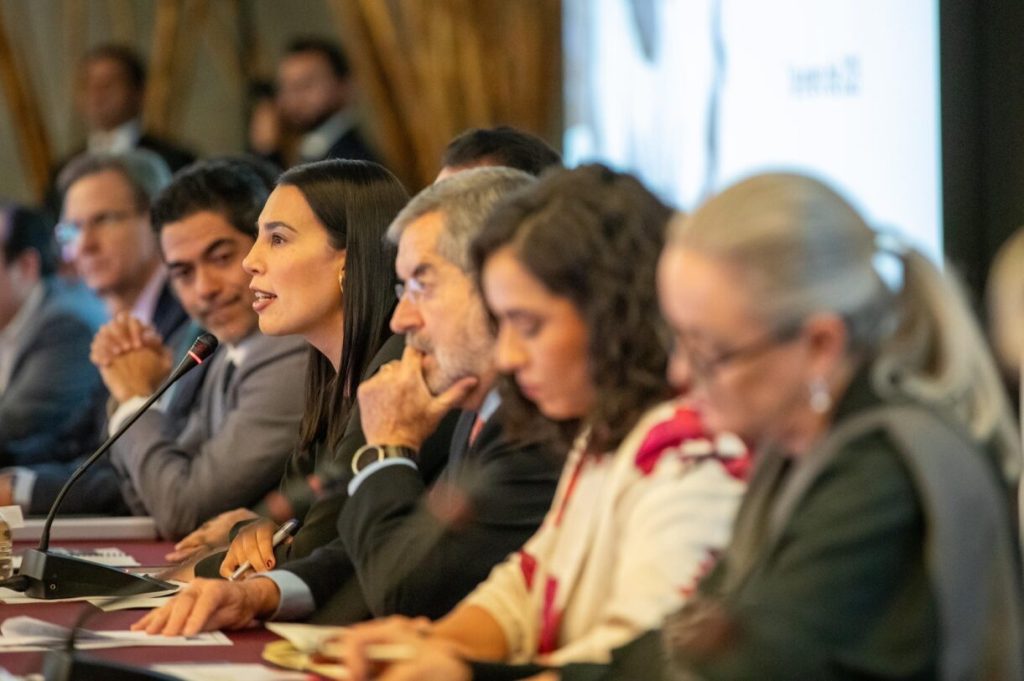 Presenta la Secretaria Josefina Rodríguez Zamora a embajadores y cónsules ejes de la política turística nacional