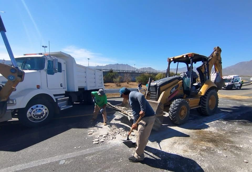 Dan mantenimiento a 216 kilómetros de caminos rurales en Los Cabos