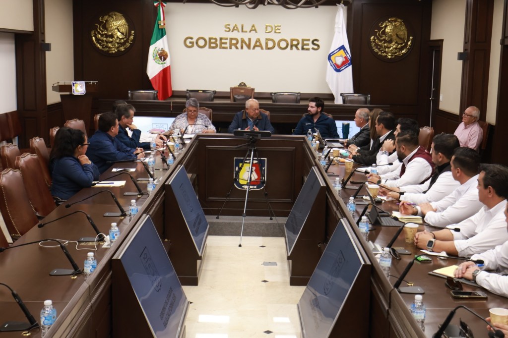 Llama Víctor Castro a SETUE y API a seguir respondiendo a la ciudadanía