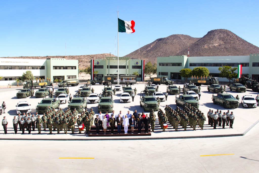 Reconoce Gobernador VMCC el compromiso y solidaridad del Ejército Mexicano en BCS