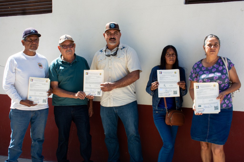 Entregan títulos a productores ganaderos y avanzan en gestiones de apoyo al sector rural