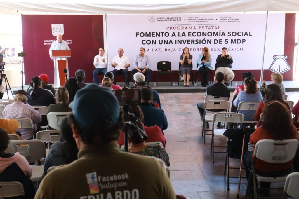 Entrega Gobernador Víctor Castro Cosío apoyos a&nbsp;Microempresas