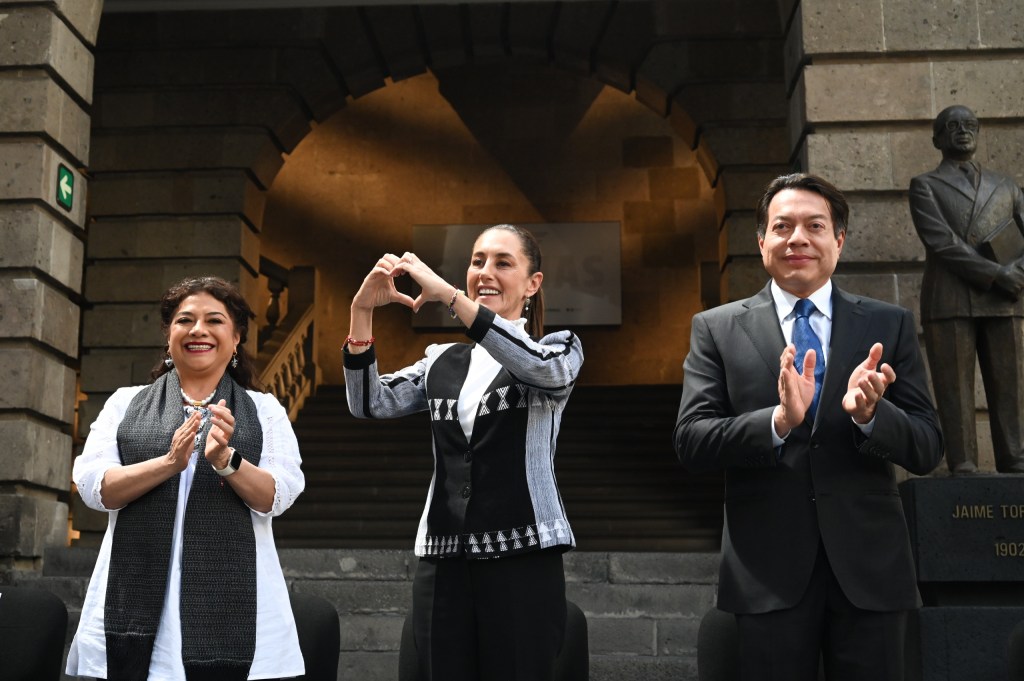 PRESIDENTA CLAUDIA SHEINBAUM DA BANDERAZO A LA ESTRATEGIA NACIONAL VIVE SALUDABLE, VIVE FELIZ