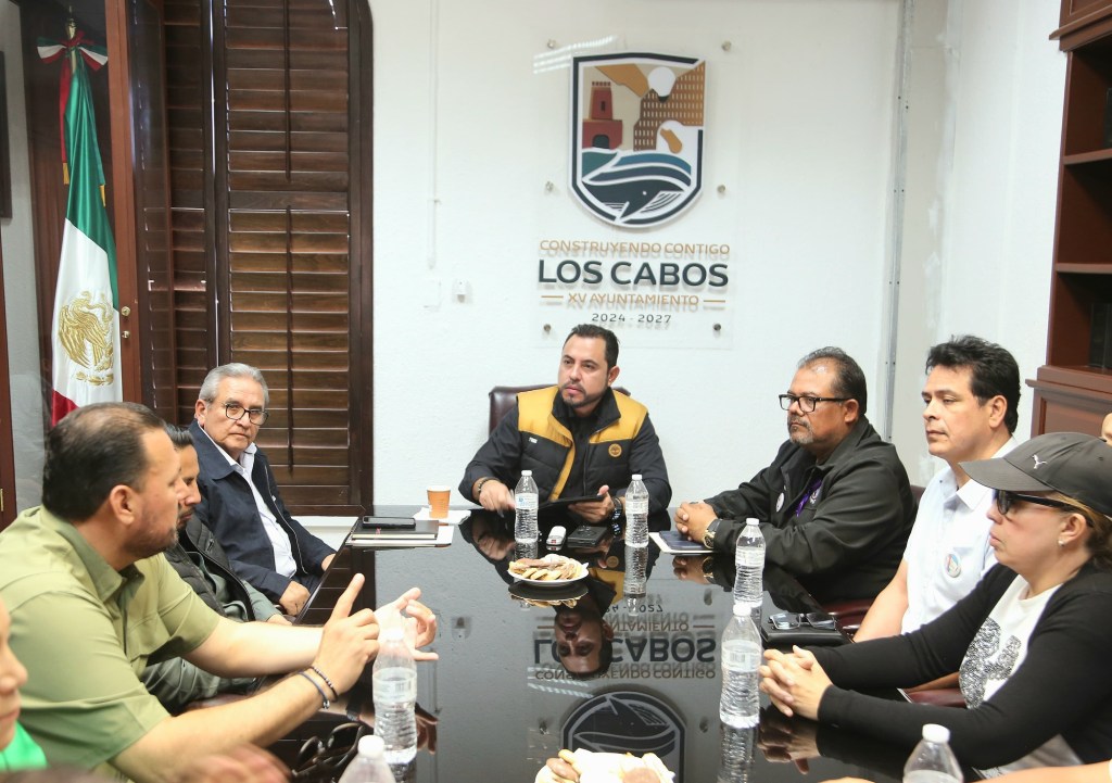 Se reúne alcalde de Los Cabos con miembros del Sindicato de Burócratas; se respetarán derechos&nbsp;sindicales