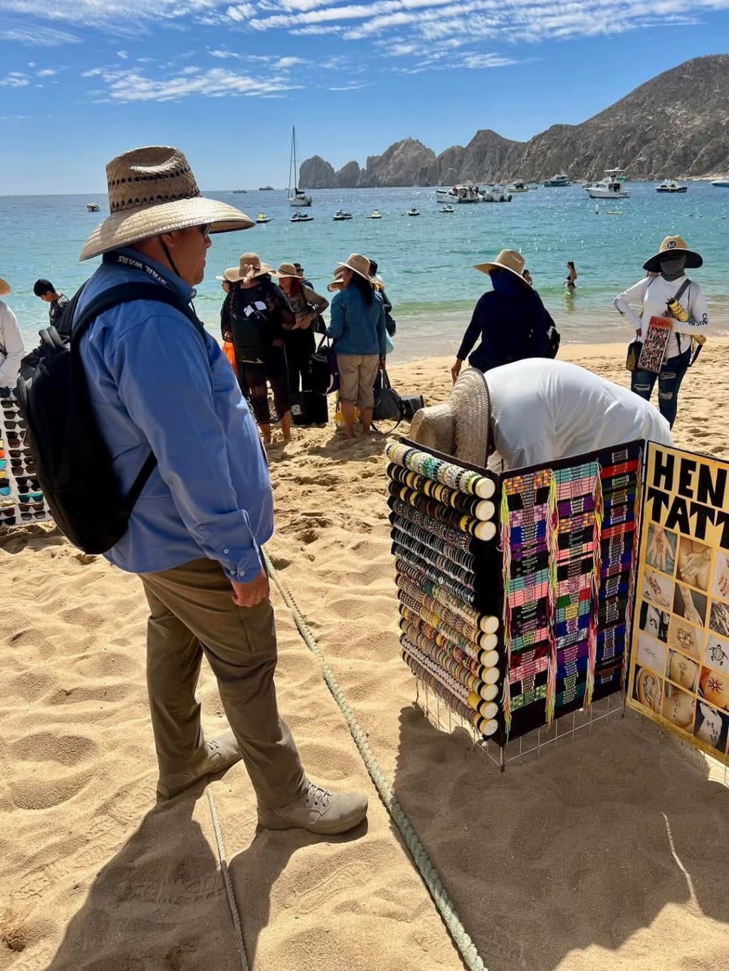 Refuerza Inspección Fiscal recorridos en playa El Médano; garantizan comercio ambulante regulado