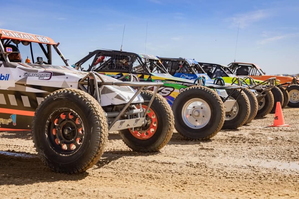 Alcalde de Los Cabos Christian Agúndez da banderazo a la carrera de Off Road de las Fiestas Tradicionales San José del Cabo&nbsp;2025