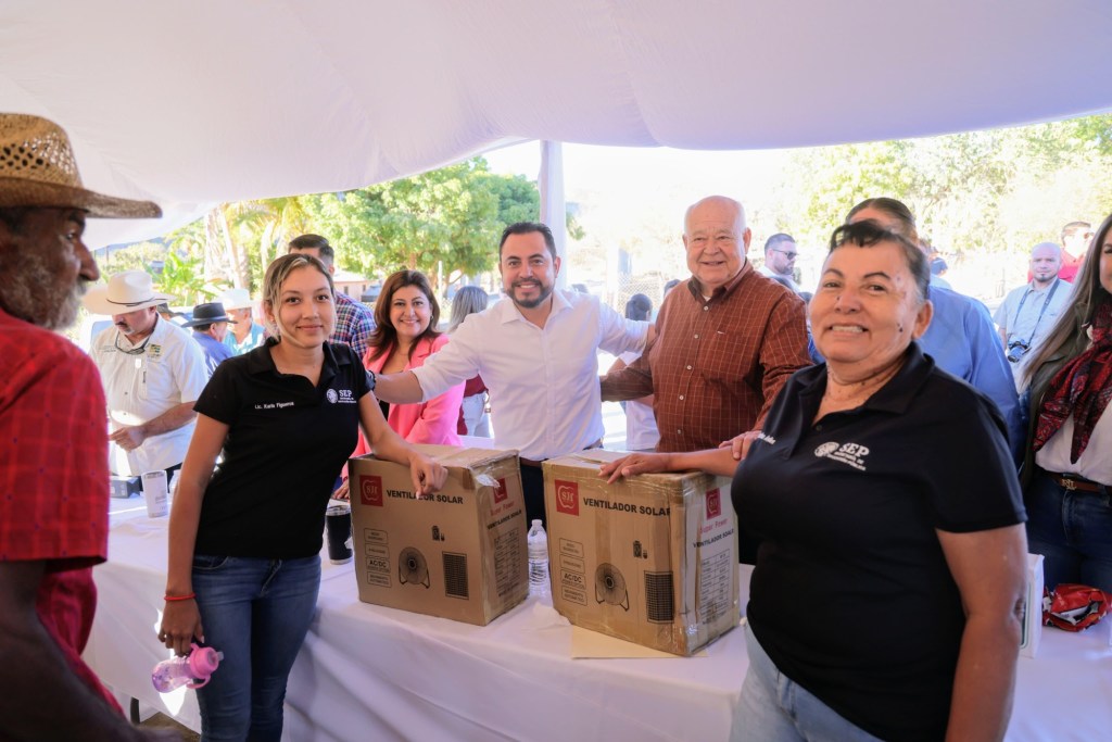 Visitan autoridades comunidad de La Candelaria para hacer entrega apoyos y realizar jornada&nbsp;social&nbsp;