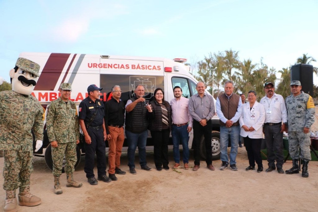 Entrega Gobierno del Estado ambulancia a la comunidad de Todos Santos