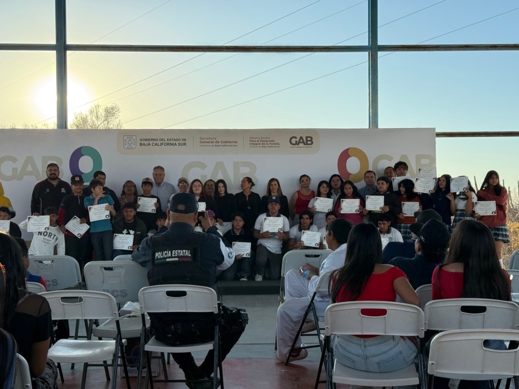 Premian a estudiantes que participaron en cortometrajes realizados en escuelas de la colonia La Pasión