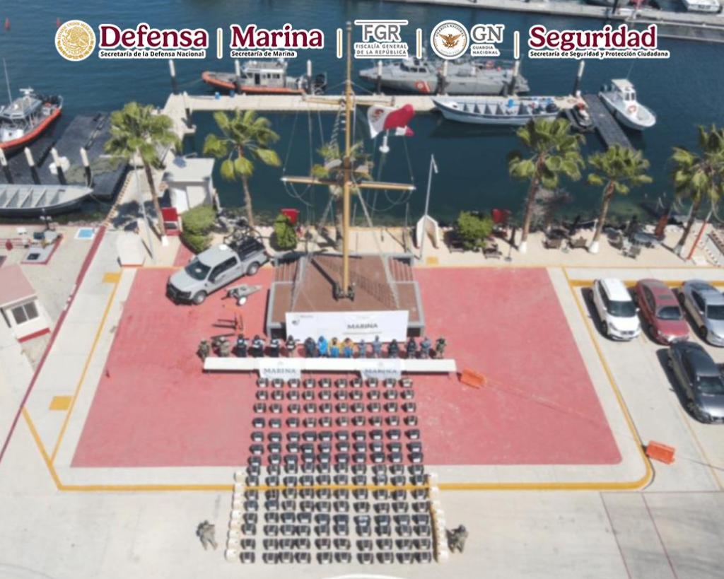 EN #LOSCABOS #BAJACALIFORNIASUR, ASEGURAN ALREDEDOR DE 4.5 TONELADAS DE COCA1NA Y DETIENEN A CUATRO PERSONAS