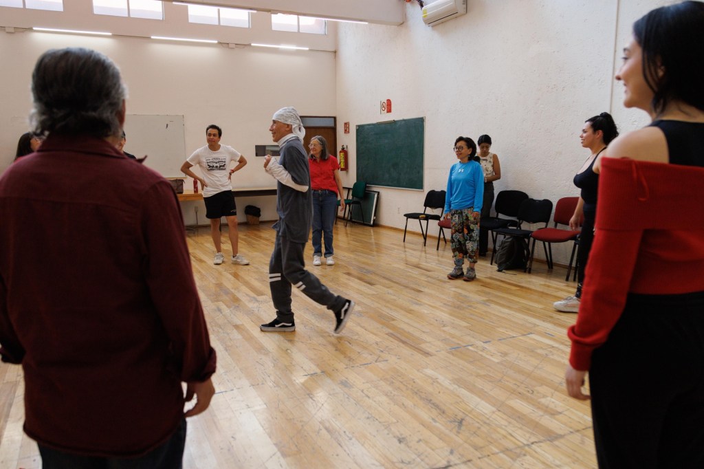 EN EL TEATRO PODEMOS RECONOCER Y REFLEXIONAR SOBRE NUESTRA EXISTENCIA Y EL PASO DEL TIEMPO: SANDRA FÉLIX