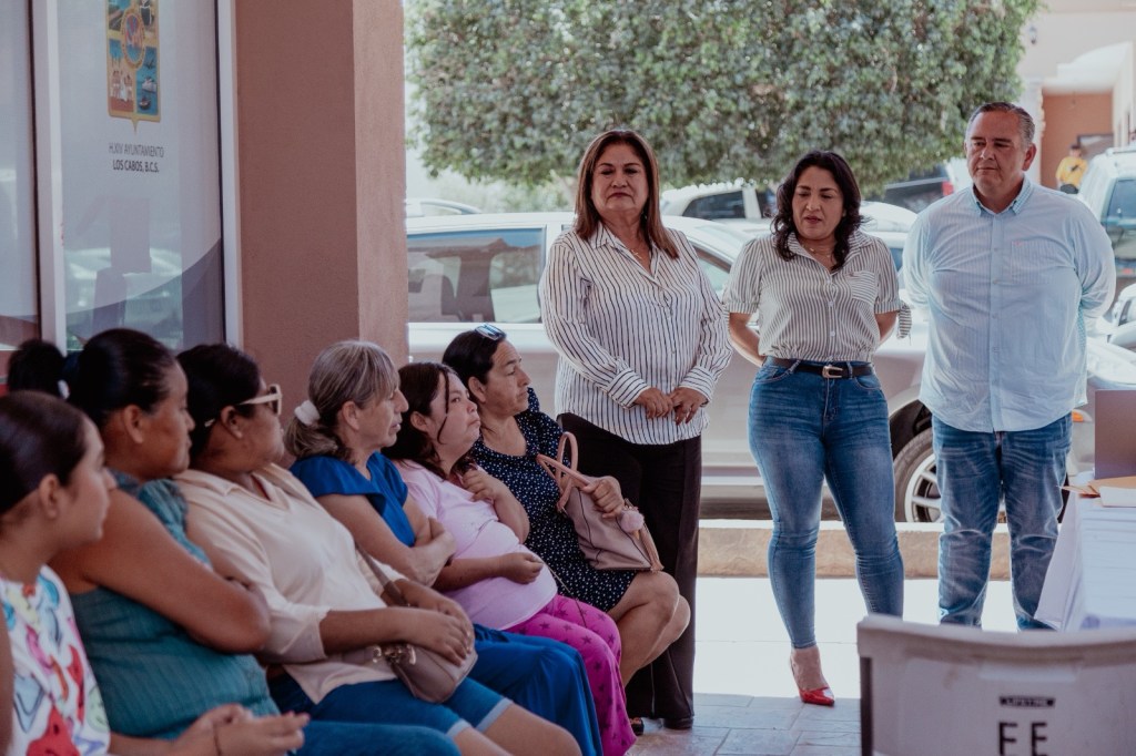 Credencialización para becas de transporte avanza con apoyo total de&nbsp;personas&nbsp;concesionarias&nbsp;de Los&nbsp;Cabos