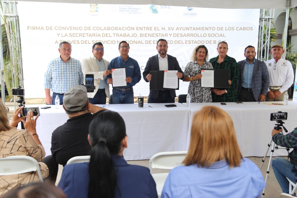 Firma Ayuntamiento de Los Cabos y Secretaría del Trabajo en BCS convenio de colaboración&nbsp;