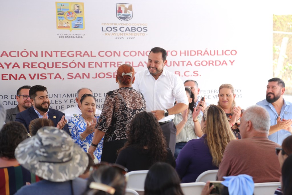 Entrega alcalde Christian Agúndez obras de pavimentación integral en colonia Lomas de&nbsp;Rosarito