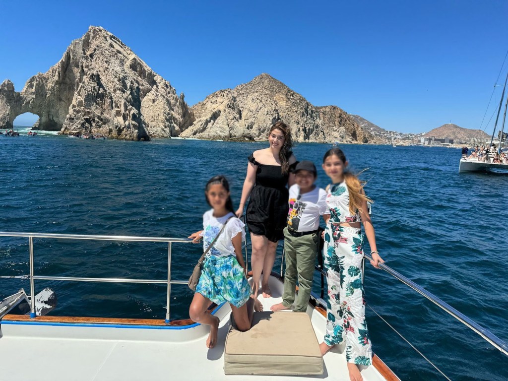 Integrantes del&nbsp;II&nbsp;Cabildo Infantil&nbsp;disfrutan avistamiento de ballenas en Los&nbsp;Cabos