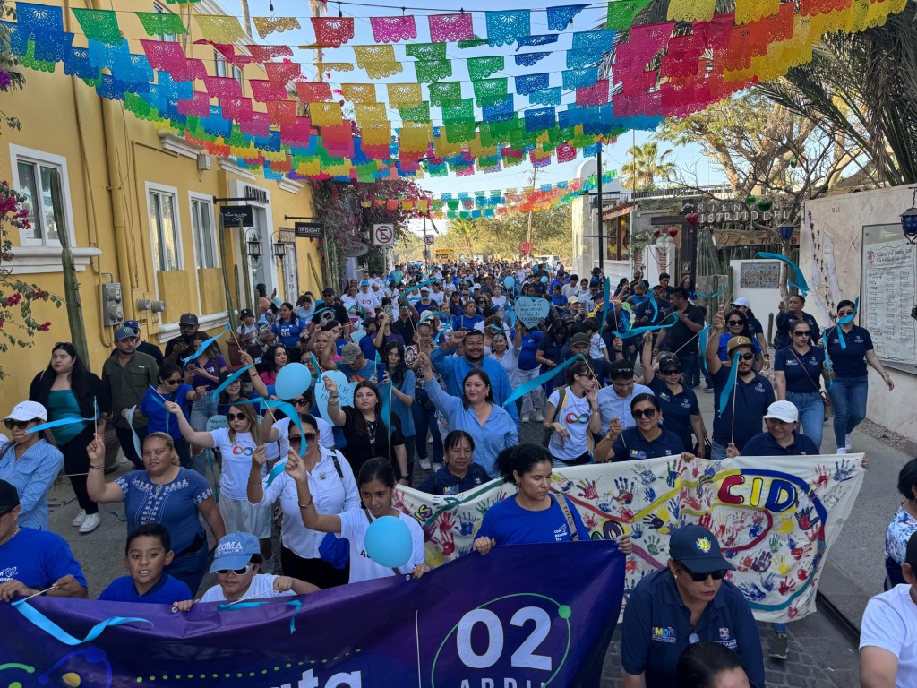 Realizan marcha en San José del Cabo con motivo del Día Mundial de la Concientización sobre el Autismo