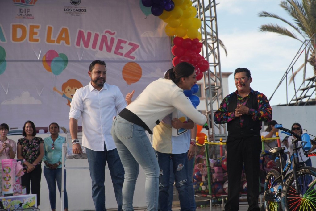 Con regalos y dinámicas, celebra DIF Los Cabos a la niñez de San José del&nbsp;Cabo