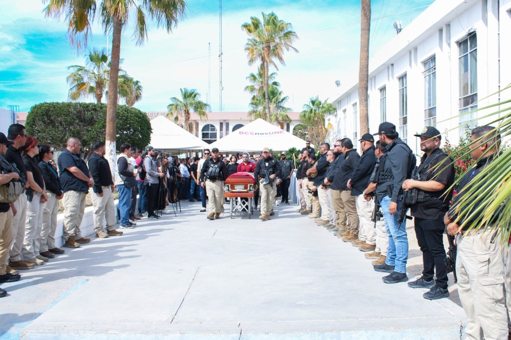 RINDE PGJE HOMENAJE AL COMANDANTE ULISES OMAR COTA MONTAÑO&nbsp;&nbsp;