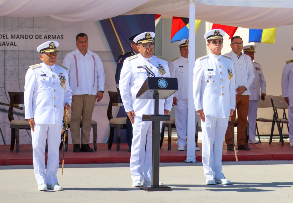 Asiste el secretario General de Gobierno, al cambio de mando de la Comandancia de la Cuarta Zona&nbsp;Naval