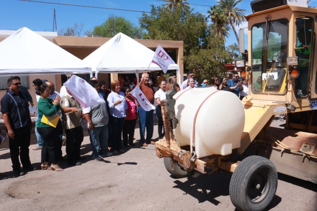 Realiza el gobernador Víctor Castro supervisión de obras en Loreto