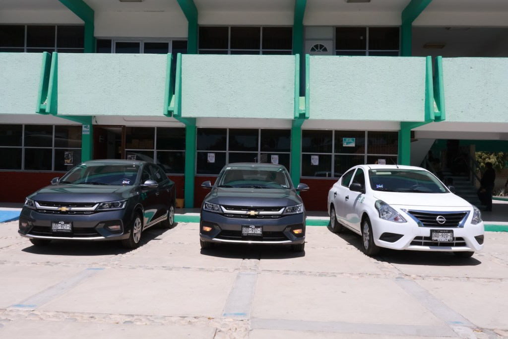 Entrega VMCC, vehículos, mejoramiento y equipamiento escolar en CONALEP por 13&nbsp;mdp