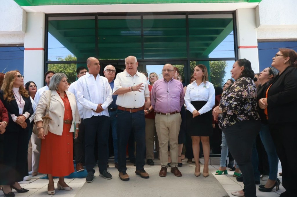 Reconoce el gobernador Víctor Castro a CECyTE por su aporte a la educación y labor social en&nbsp;BCS