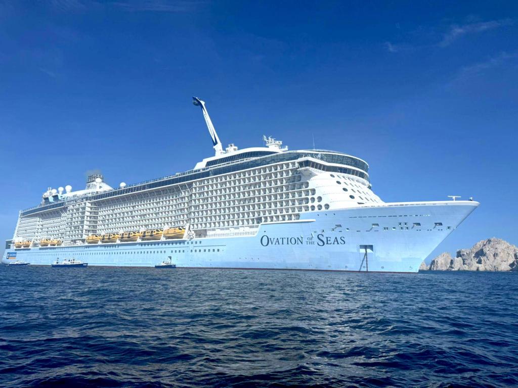 Con más de 6 mil pasajeros arriba crucero Ovation of the Seas a Cabo San&nbsp;Lucas