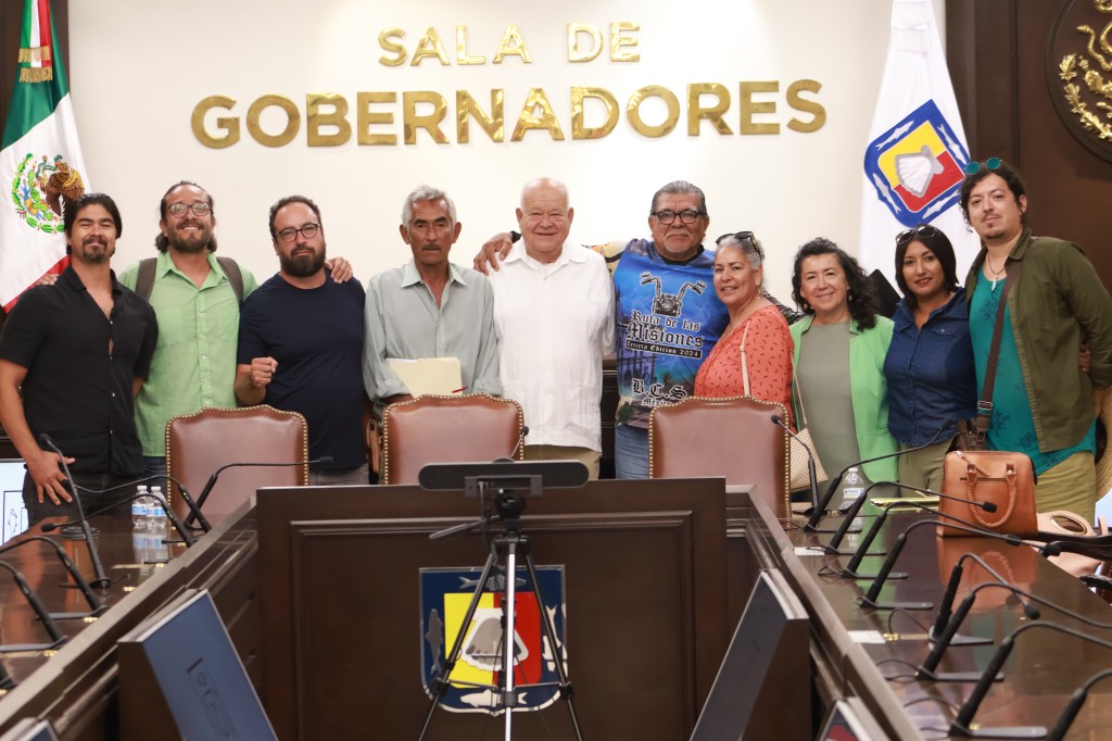 Atiende gobernador Víctor Castro, necesidades sociales de habitantes de Todos&nbsp;Santos
